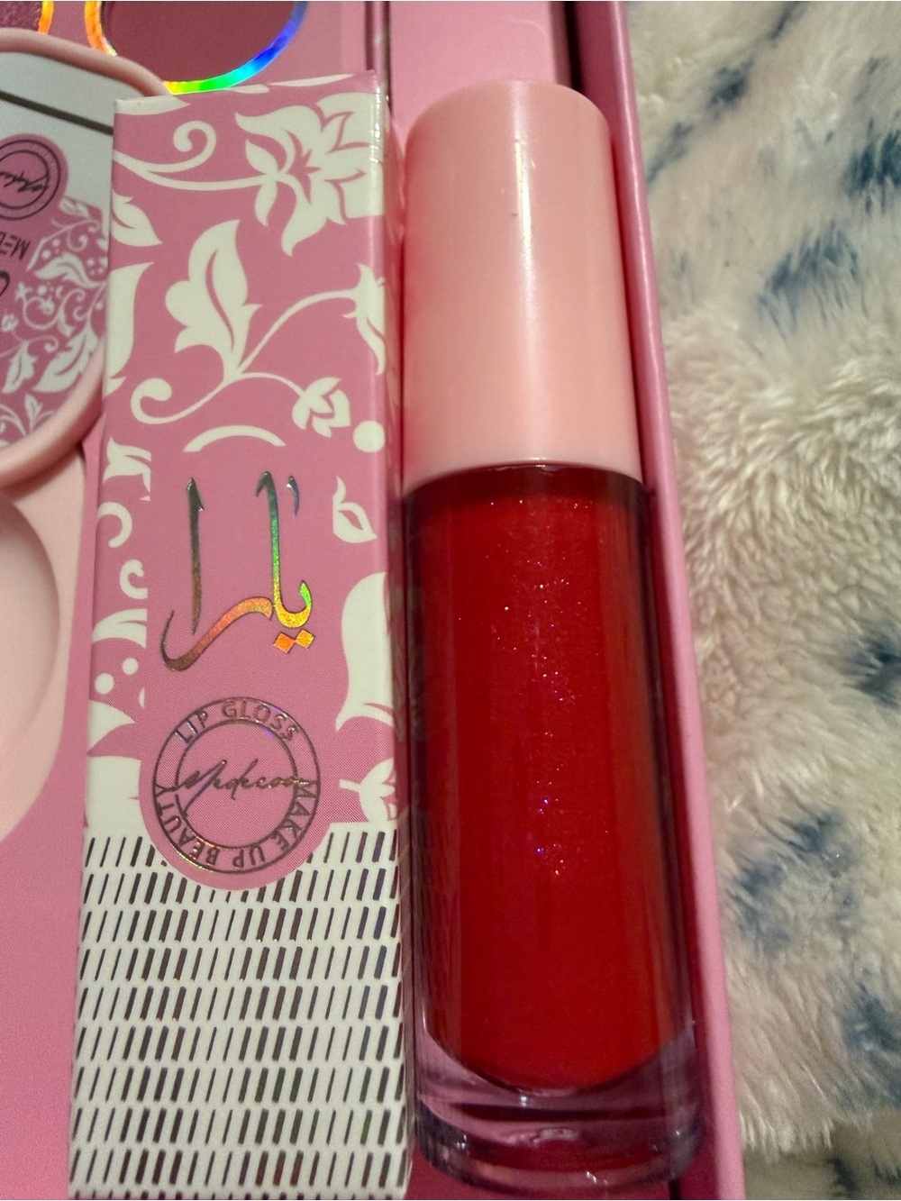 M. DECOO Pink Eyeshadow Palette & Roller Set - Picture 5 of 8